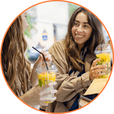 Girls drinking a bubble tea thanks to Spoonity and ParPixelPoint integration